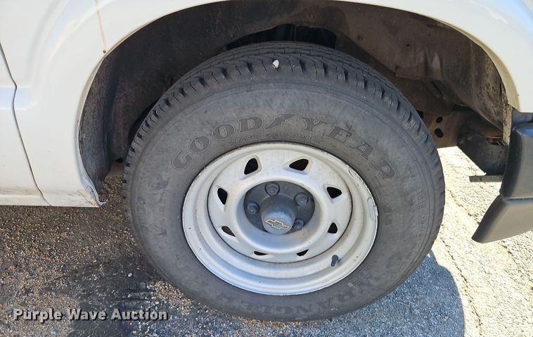 image for item EI8455 2001 Chevrolet  S10 pickup truck