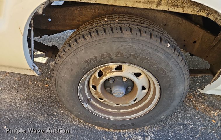 image for item EI8455 2001 Chevrolet  S10 pickup truck