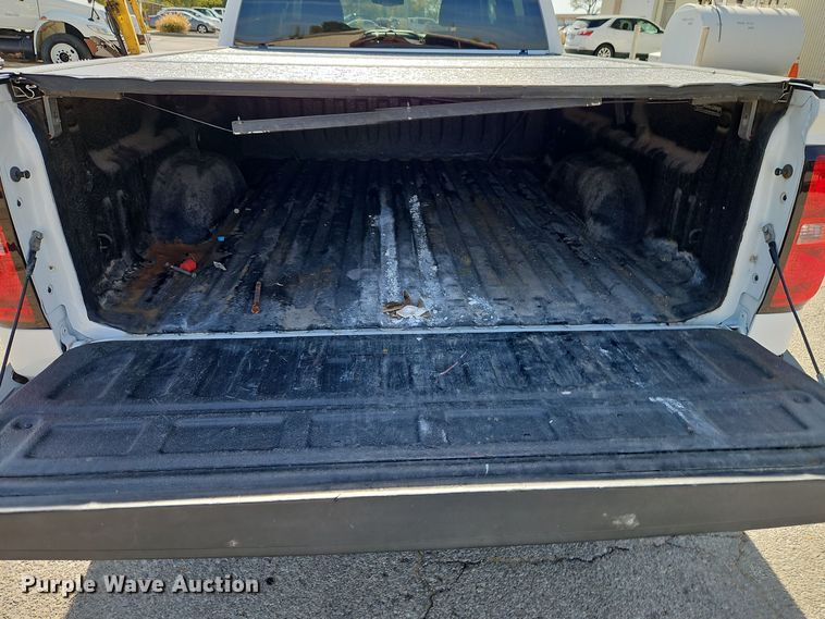 image for item EI8456 2015 Chevrolet  Silverado 1500 LT Crew Cab pickup truck