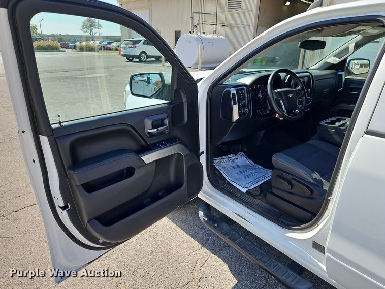 image for item EI8456 2015 Chevrolet  Silverado 1500 LT Crew Cab pickup truck