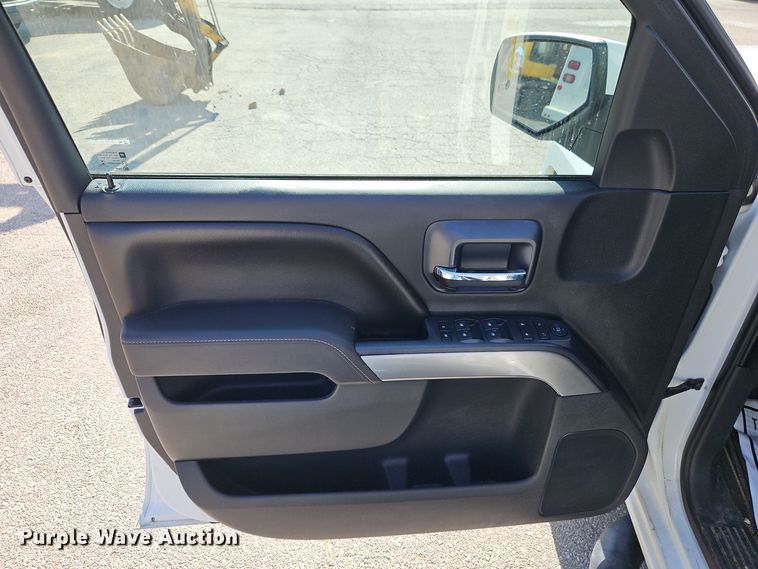 image for item EI8456 2015 Chevrolet  Silverado 1500 LT Crew Cab pickup truck