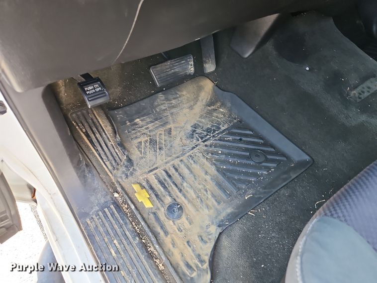 image for item EI8456 2015 Chevrolet  Silverado 1500 LT Crew Cab pickup truck