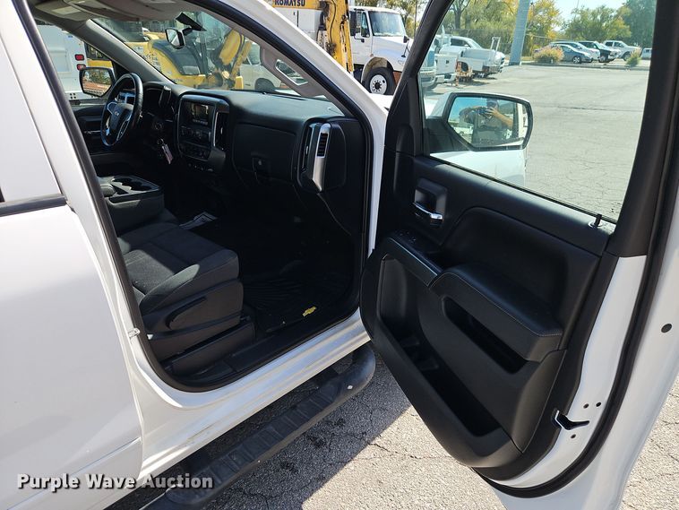 image for item EI8456 2015 Chevrolet  Silverado 1500 LT Crew Cab pickup truck