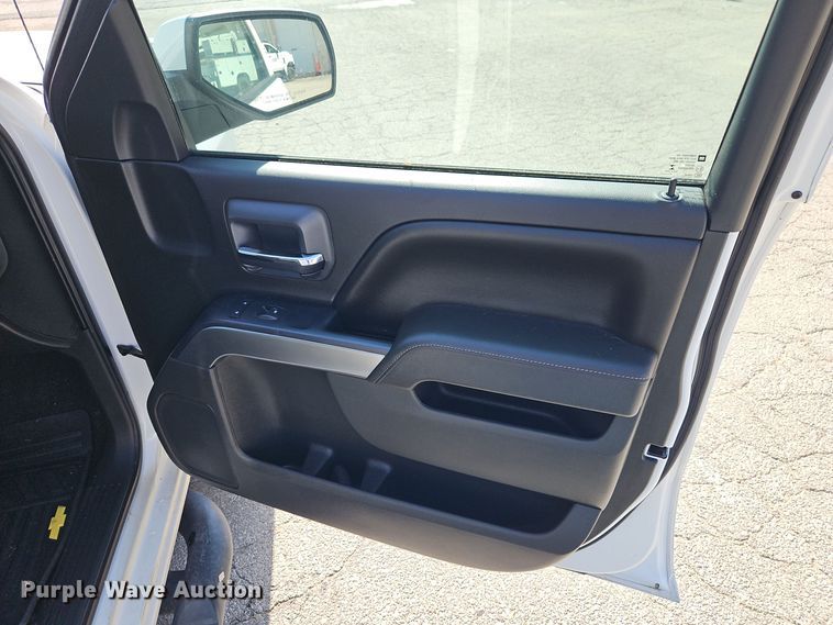 image for item EI8456 2015 Chevrolet  Silverado 1500 LT Crew Cab pickup truck