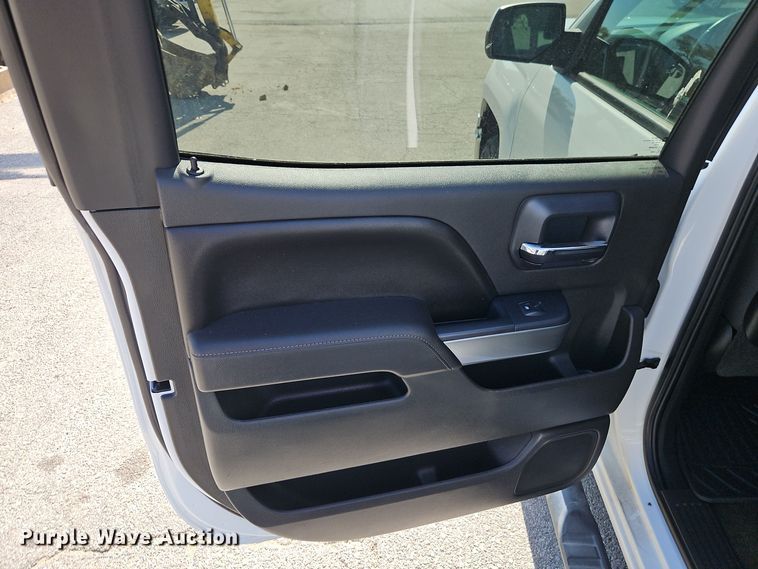 image for item EI8456 2015 Chevrolet  Silverado 1500 LT Crew Cab pickup truck