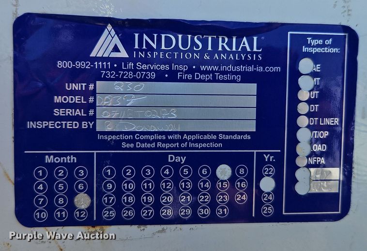 image for item EI8457 2011 Altec DB37 mini digger derrick