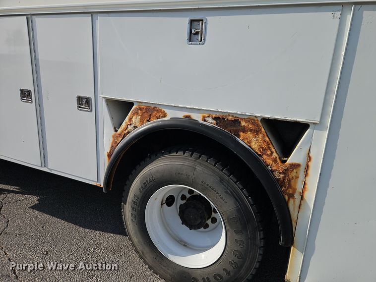 image for item EI8459 2005 International  4400 utility / service truck