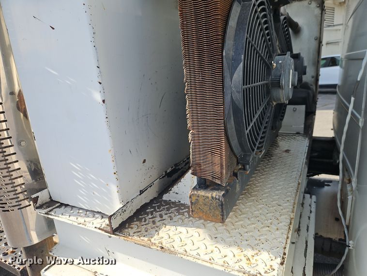 image for item EI8459 2005 International  4400 utility / service truck