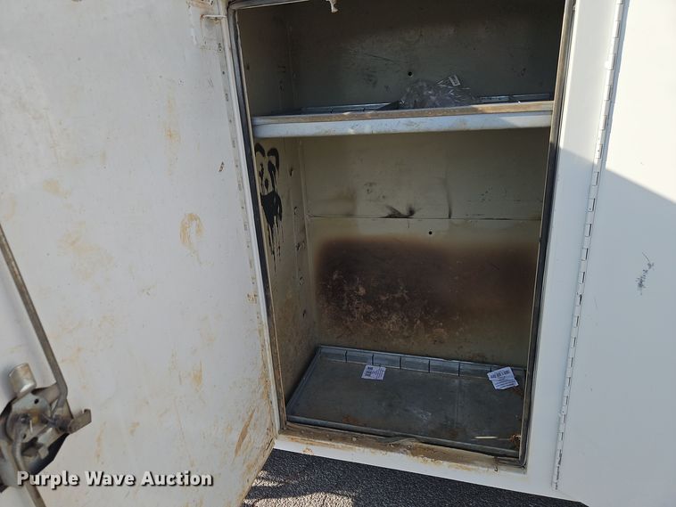 image for item EI8459 2005 International  4400 utility / service truck