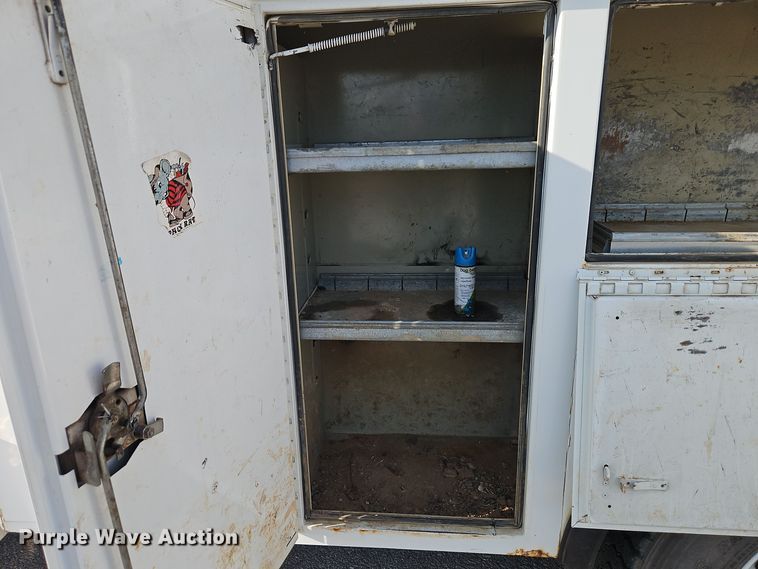 image for item EI8459 2005 International  4400 utility / service truck