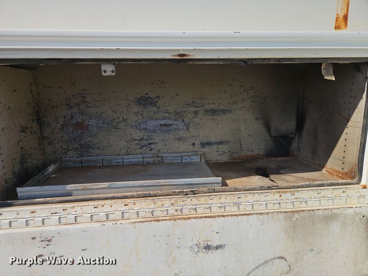 image for item EI8459 2005 International  4400 utility / service truck