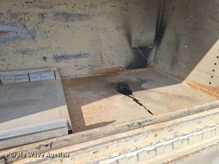 image for item EI8459 2005 International  4400 utility / service truck