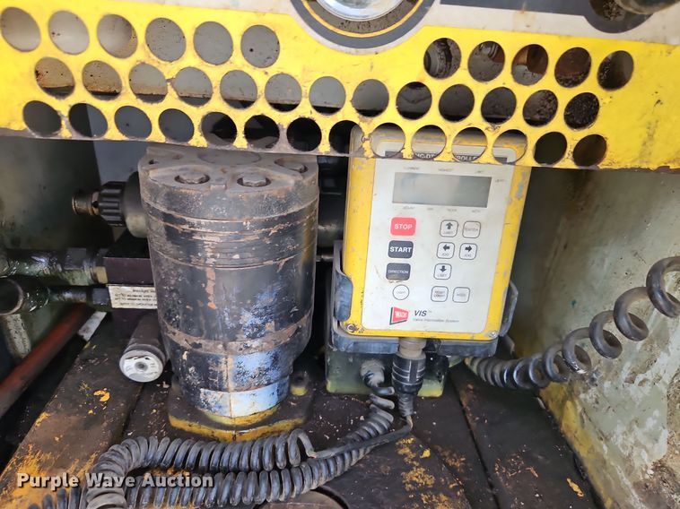 image for item EI8459 2005 International  4400 utility / service truck