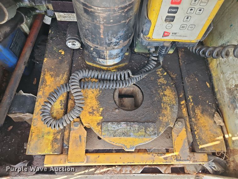 image for item EI8459 2005 International  4400 utility / service truck