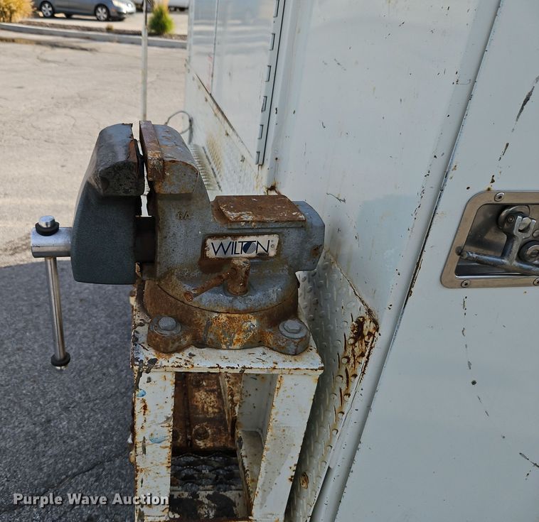 image for item EI8459 2005 International  4400 utility / service truck