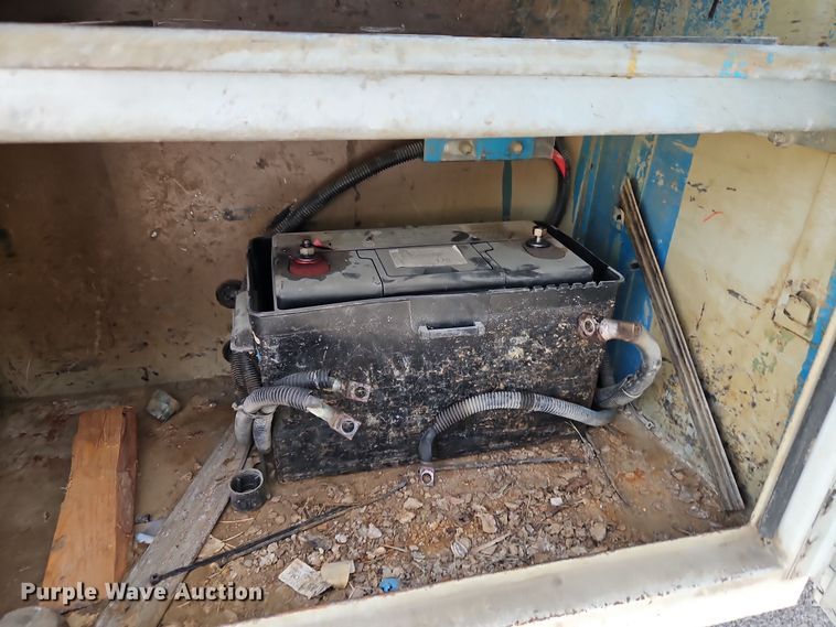 image for item EI8459 2005 International  4400 utility / service truck