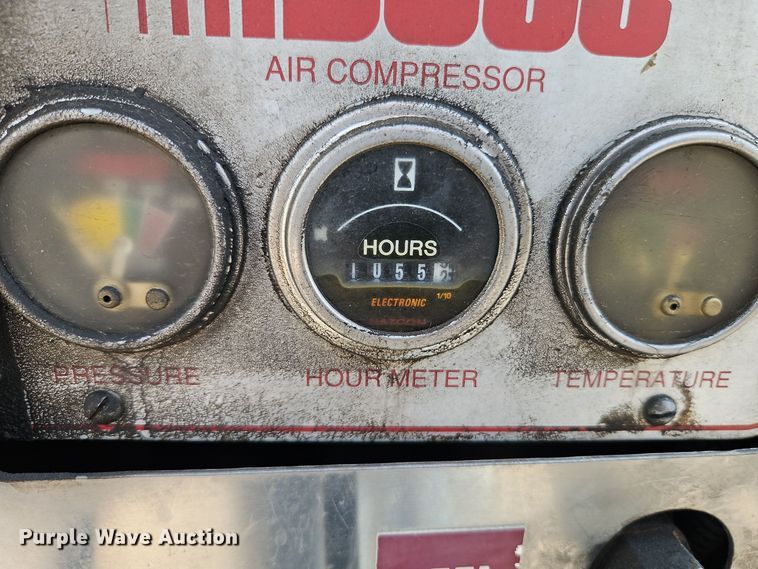 image for item EI8459 2005 International  4400 utility / service truck