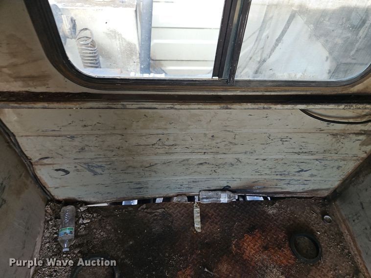 image for item EI8459 2005 International  4400 utility / service truck