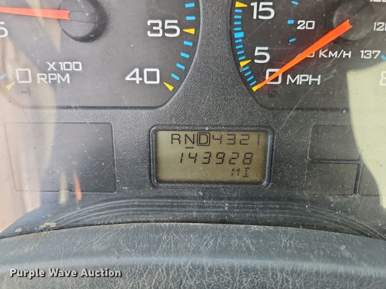 image for item EI8459 2005 International  4400 utility / service truck