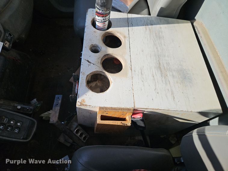 image for item EI8459 2005 International  4400 utility / service truck