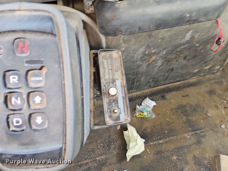 image for item EI8459 2005 International  4400 utility / service truck