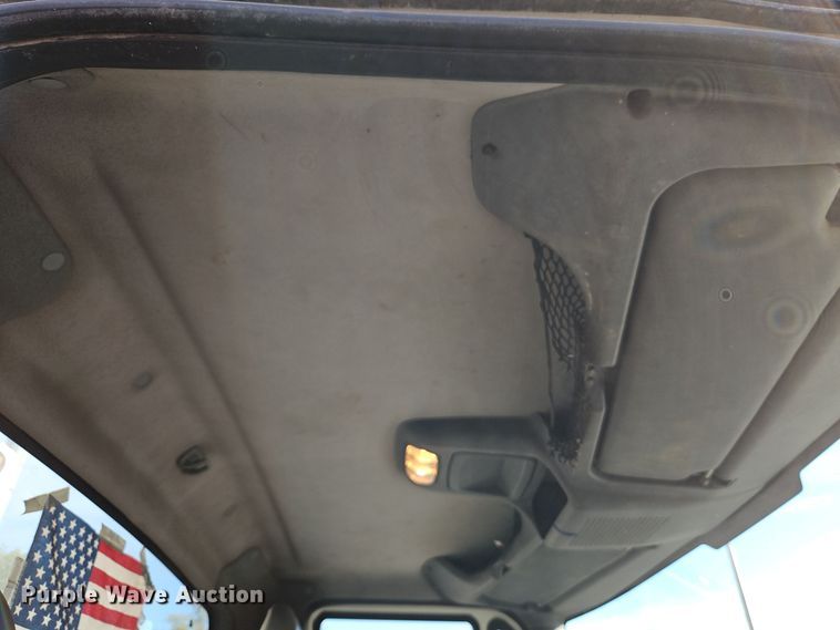 image for item EI8459 2005 International  4400 utility / service truck