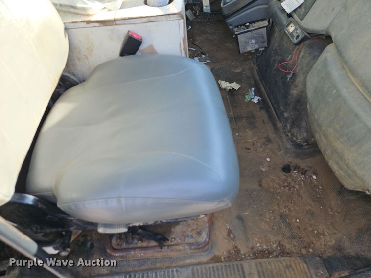 image for item EI8459 2005 International  4400 utility / service truck