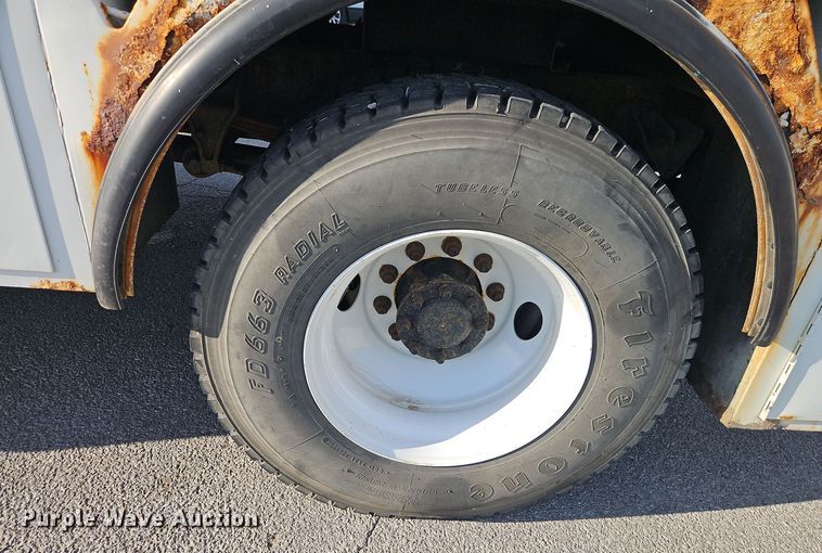 image for item EI8459 2005 International  4400 utility / service truck