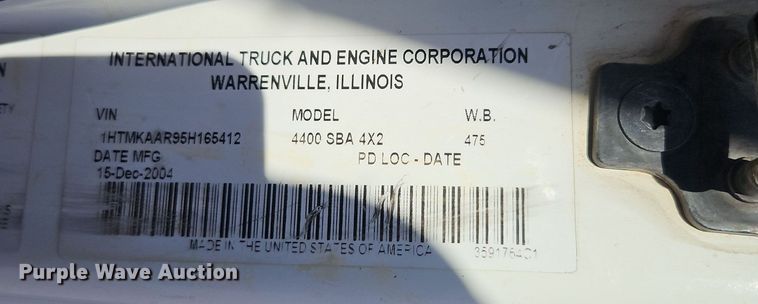image for item EI8459 2005 International  4400 utility / service truck