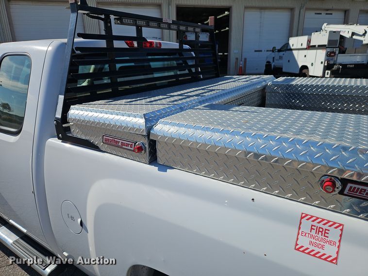 image for item EI8464 2013 Chevrolet  Silverado 1500 Ext. Cab pickup truck