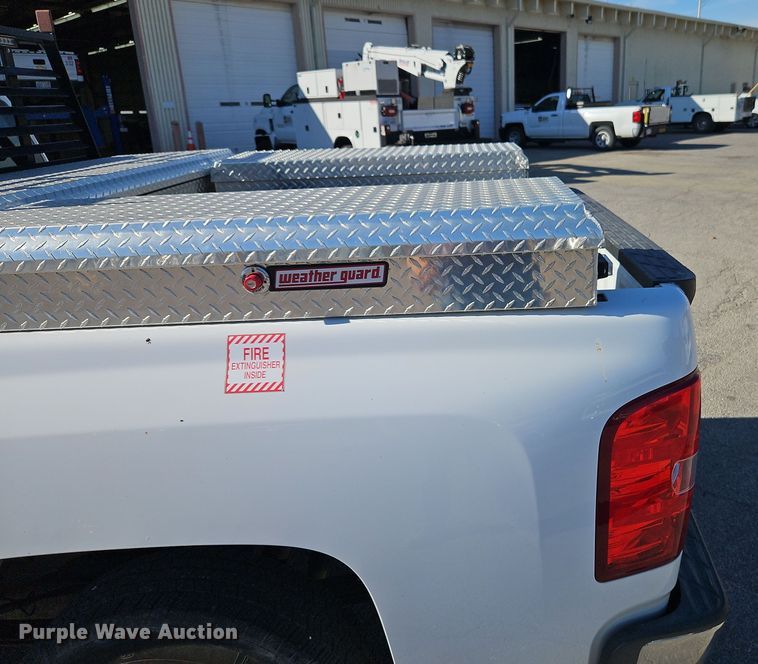 image for item EI8464 2013 Chevrolet  Silverado 1500 Ext. Cab pickup truck