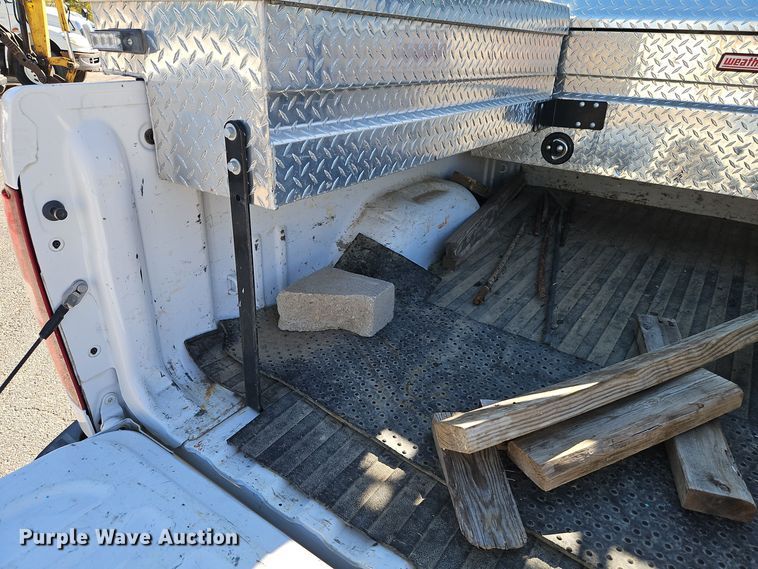 image for item EI8464 2013 Chevrolet  Silverado 1500 Ext. Cab pickup truck