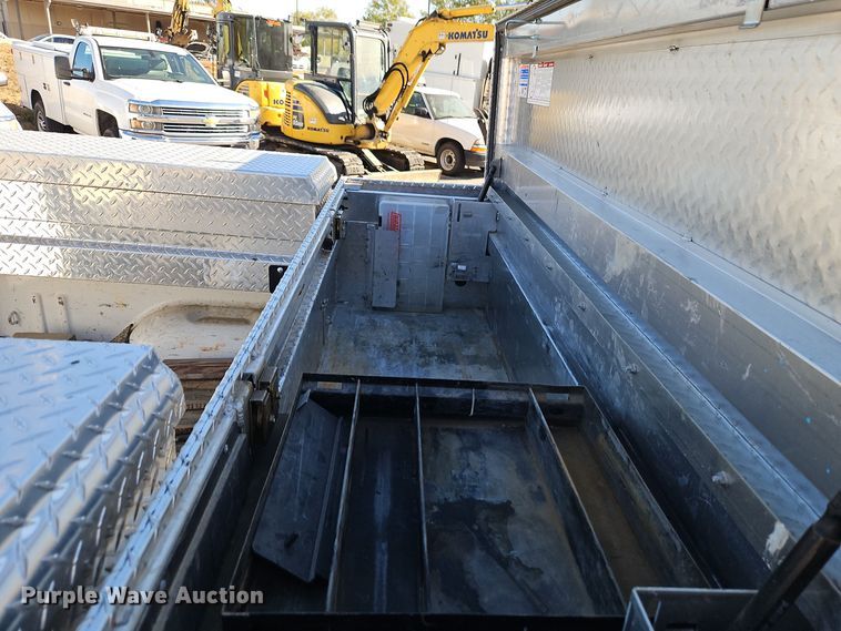 image for item EI8464 2013 Chevrolet  Silverado 1500 Ext. Cab pickup truck