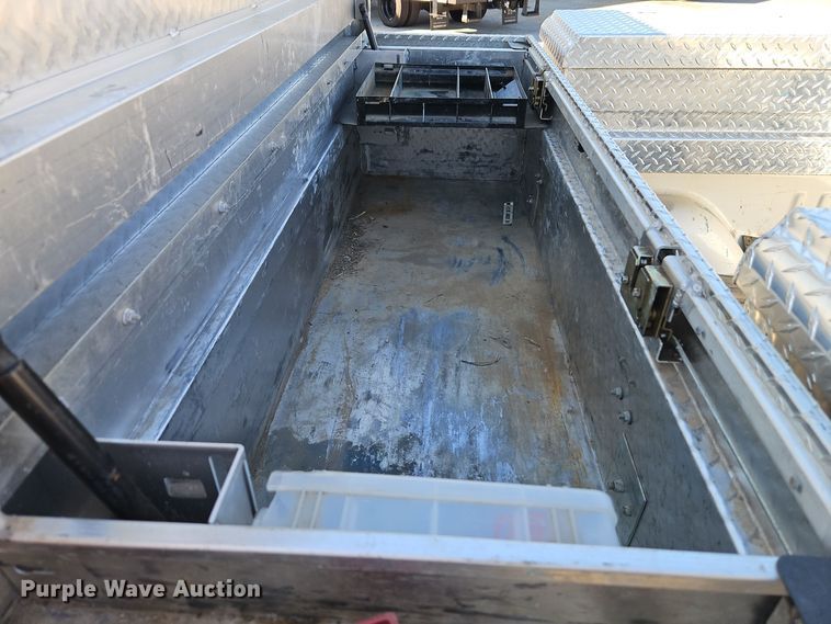 image for item EI8464 2013 Chevrolet  Silverado 1500 Ext. Cab pickup truck