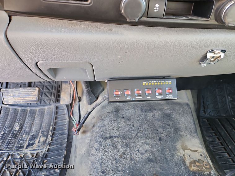 image for item EI8464 2013 Chevrolet  Silverado 1500 Ext. Cab pickup truck