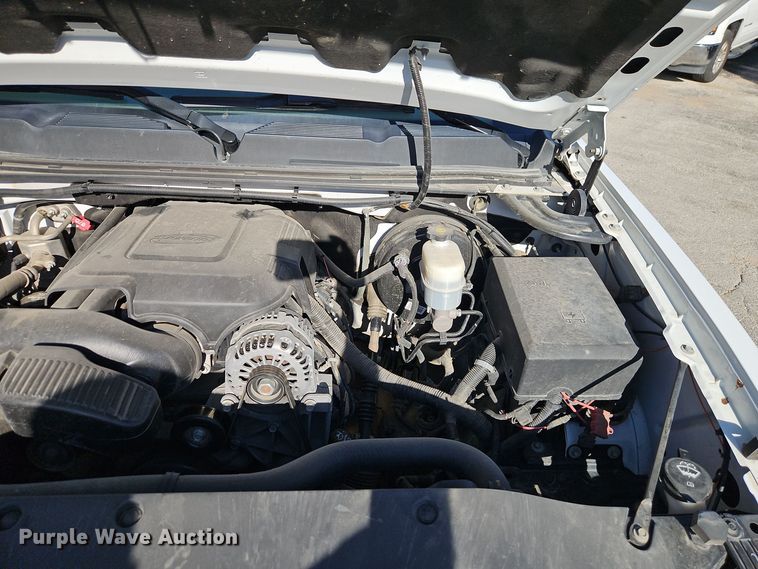 image for item EI8464 2013 Chevrolet  Silverado 1500 Ext. Cab pickup truck