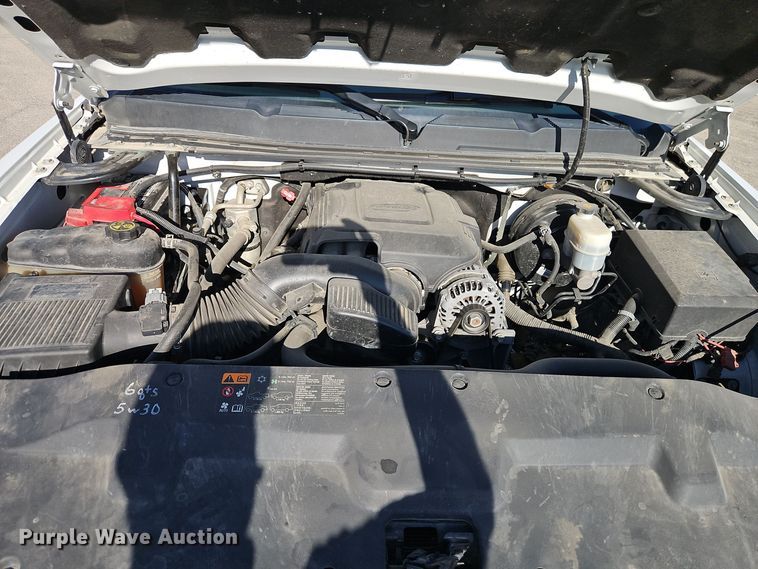 image for item EI8464 2013 Chevrolet  Silverado 1500 Ext. Cab pickup truck