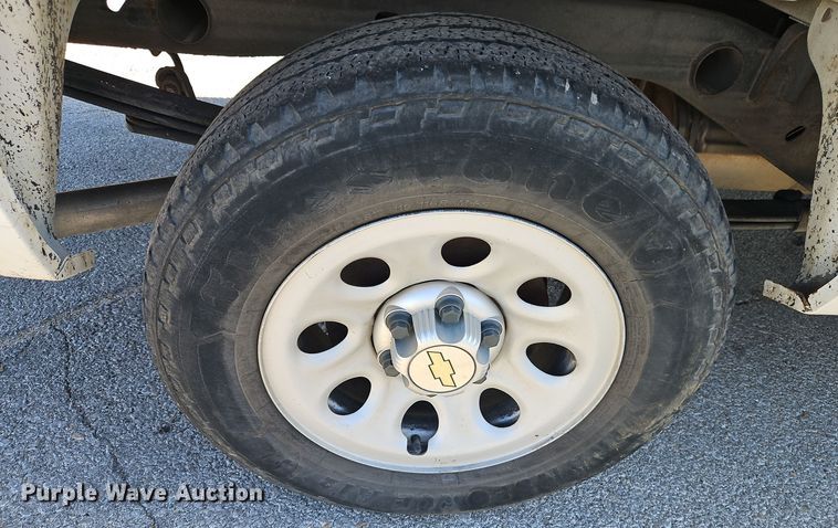 image for item EI8464 2013 Chevrolet  Silverado 1500 Ext. Cab pickup truck