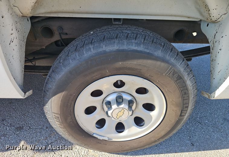 image for item EI8464 2013 Chevrolet  Silverado 1500 Ext. Cab pickup truck