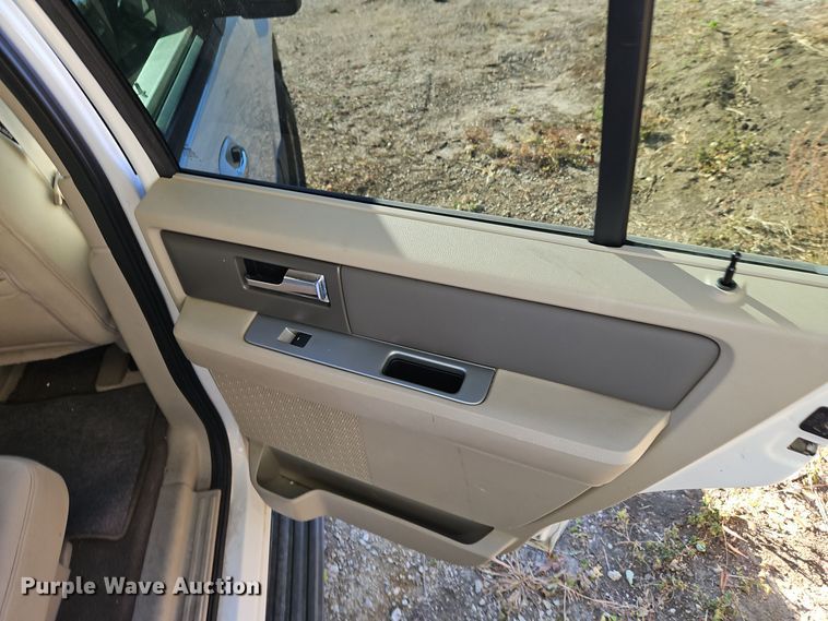 image for item EI8469 2012 Ford Expedition XL SUV