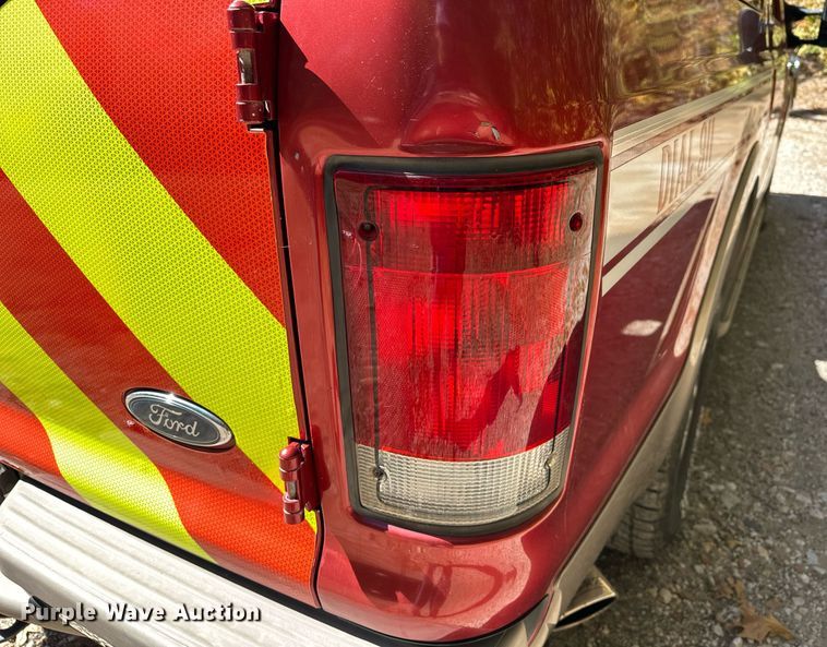 image for item EJ4993 2000 Ford  Excursion  SUV