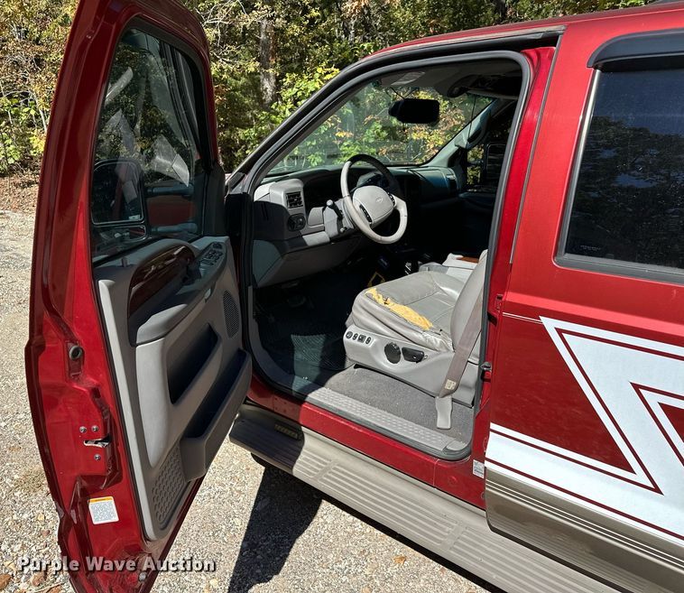 image for item EJ4993 2000 Ford  Excursion  SUV