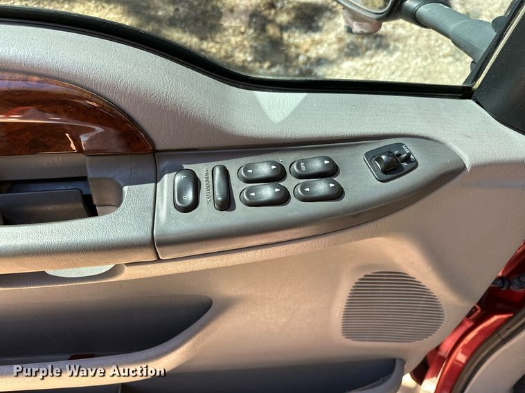 image for item EJ4993 2000 Ford  Excursion  SUV