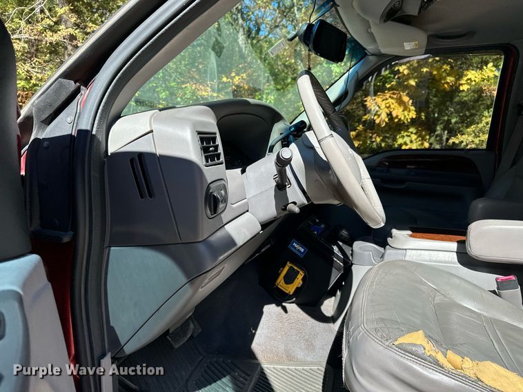 image for item EJ4993 2000 Ford  Excursion  SUV