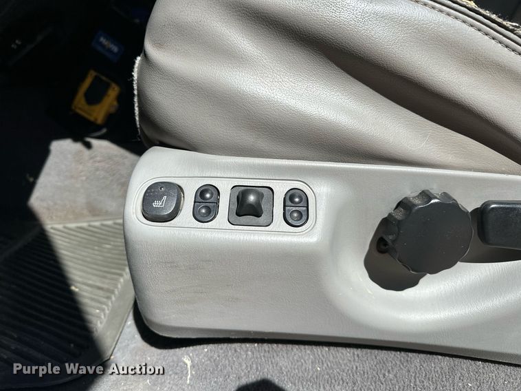 image for item EJ4993 2000 Ford  Excursion  SUV