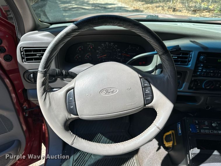 image for item EJ4993 2000 Ford  Excursion  SUV