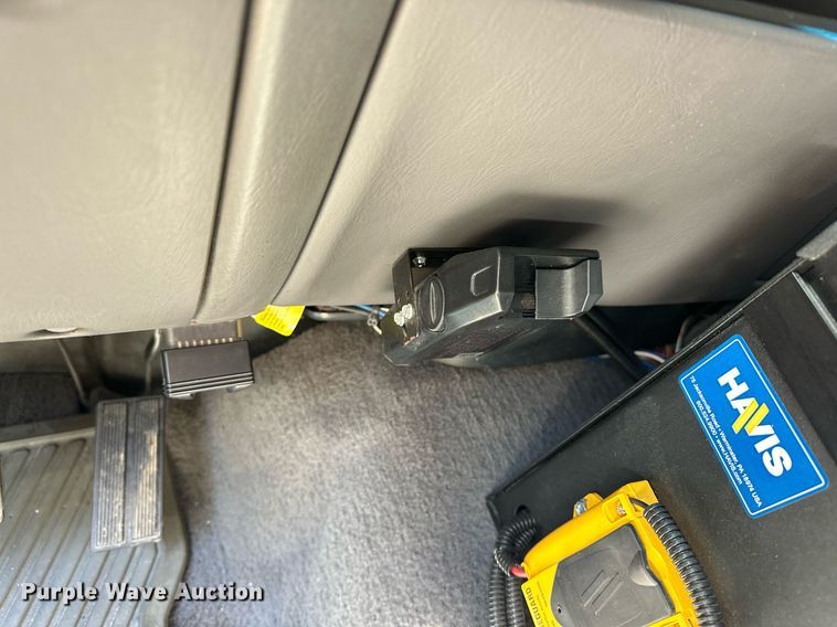 image for item EJ4993 2000 Ford  Excursion  SUV