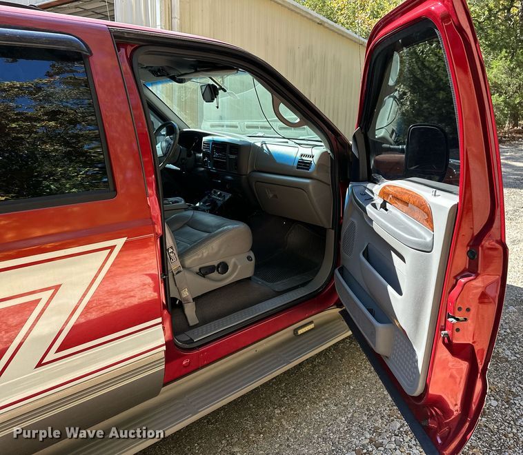 image for item EJ4993 2000 Ford  Excursion  SUV