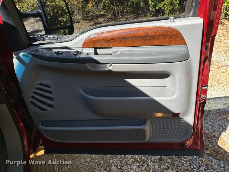 image for item EJ4993 2000 Ford  Excursion  SUV