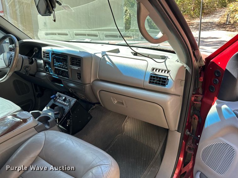 image for item EJ4993 2000 Ford  Excursion  SUV